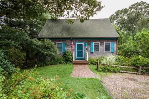 156 West Spring Street Vineyard Haven MA 02568