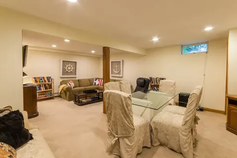 156 West Spring Street Vineyard Haven MA 02568