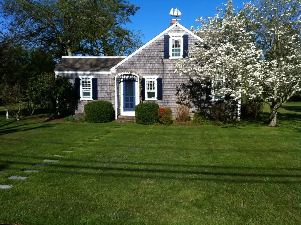 703 Old County Road West Tisbury MA 02575