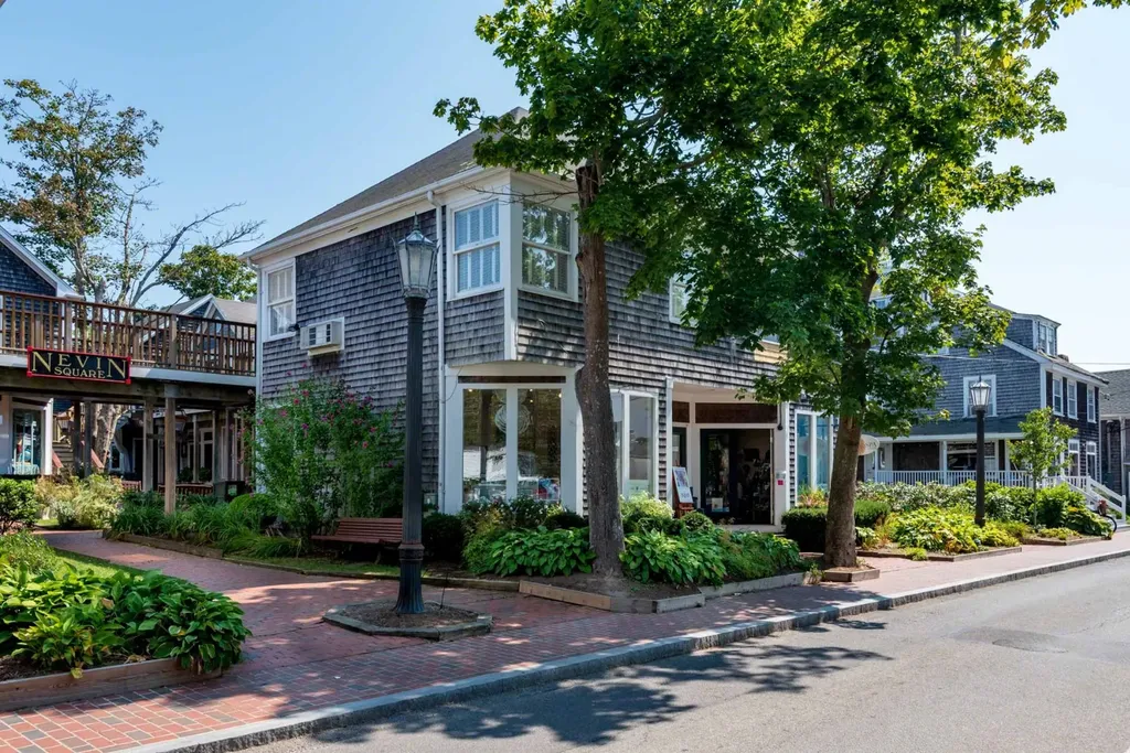 17 Winter Street Edgartown MA 02539