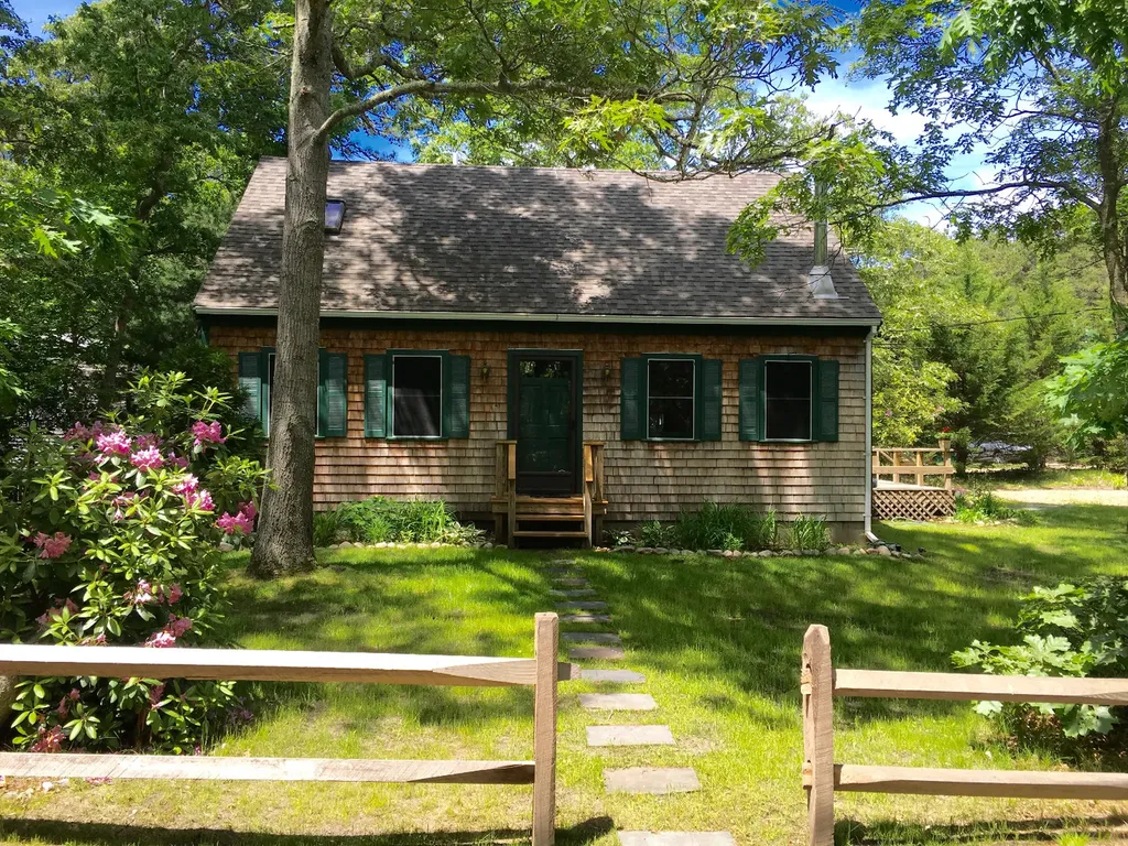 201 Greenwood Avenue Vineyard Haven MA 02568