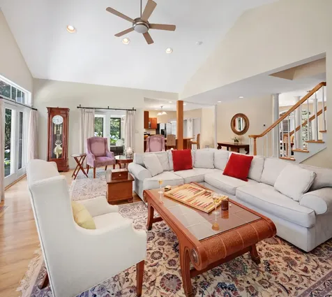 15 North Meadow Lane Oak Bluffs MA 02577