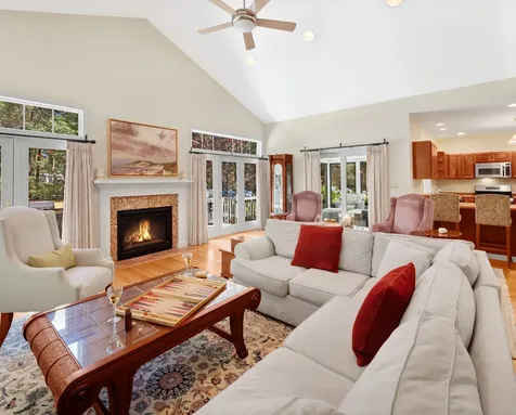 15 North Meadow Lane Oak Bluffs MA 02577