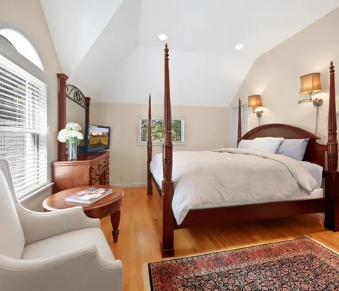 15 North Meadow Lane Oak Bluffs MA 02577