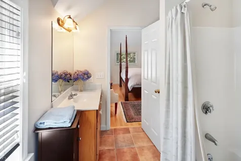 15 North Meadow Lane Oak Bluffs MA 02577