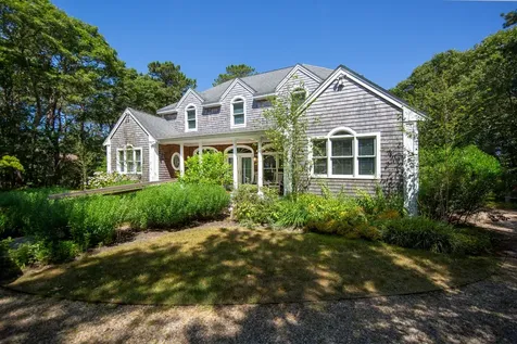 15 North Meadow Lane Oak Bluffs MA 02577