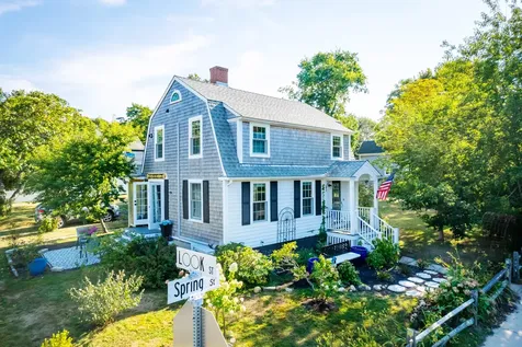 112 Spring Street Vineyard Haven MA 02568