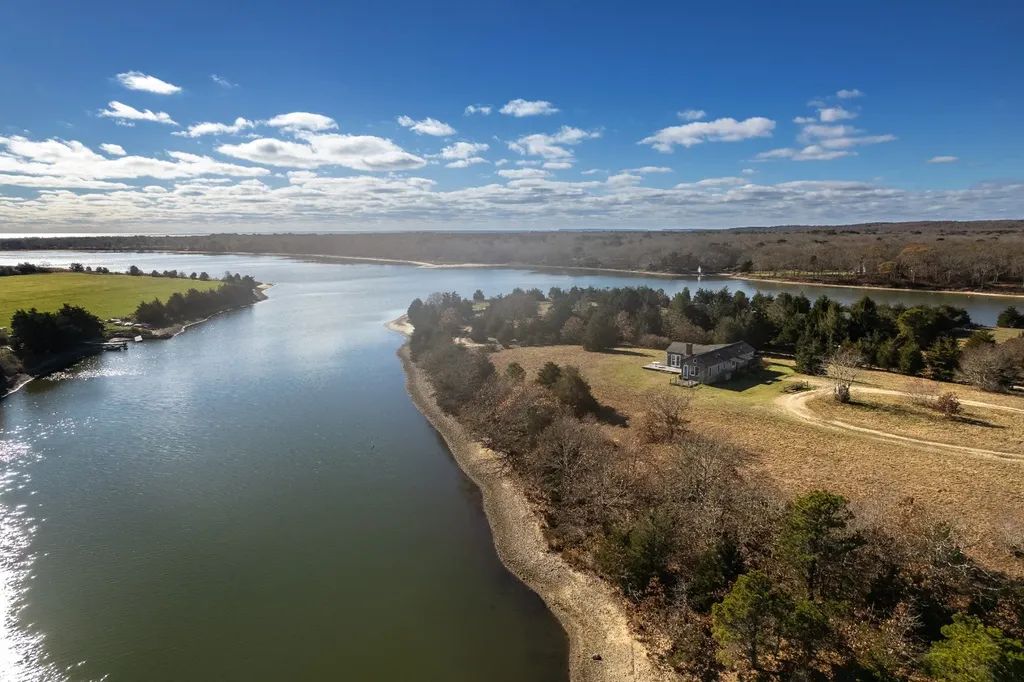 144 Pond View Farm Road West Tisbury MA 02578