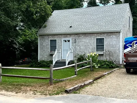 10 Lagoon Road Oak Bluffs MA 02557