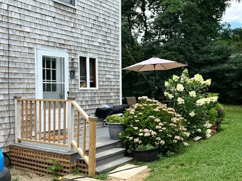 10 Lagoon Road Oak Bluffs MA 02557