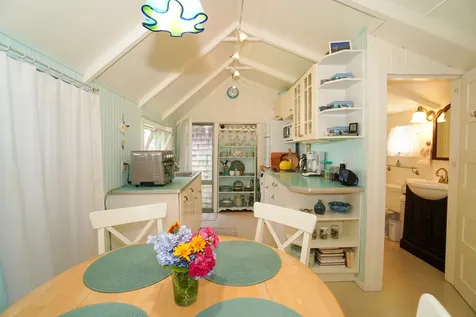 2 Lincoln Avenue Oak Bluffs MA 02557