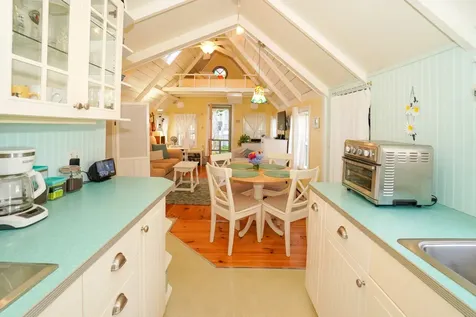 2 Lincoln Avenue Oak Bluffs MA 02557