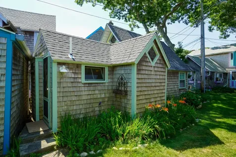 2 Lincoln Avenue Oak Bluffs MA 02557