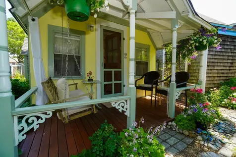 2 Lincoln Avenue Oak Bluffs MA 02557