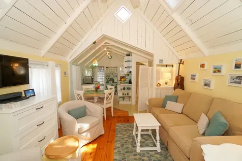 2 Lincoln Avenue Oak Bluffs MA 02557