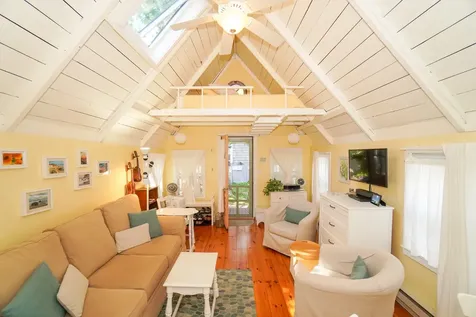 2 Lincoln Avenue Oak Bluffs MA 02557