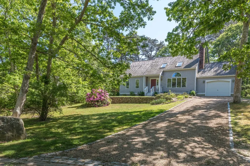 16 Majors Cove Lane Edgartown MA 02539
