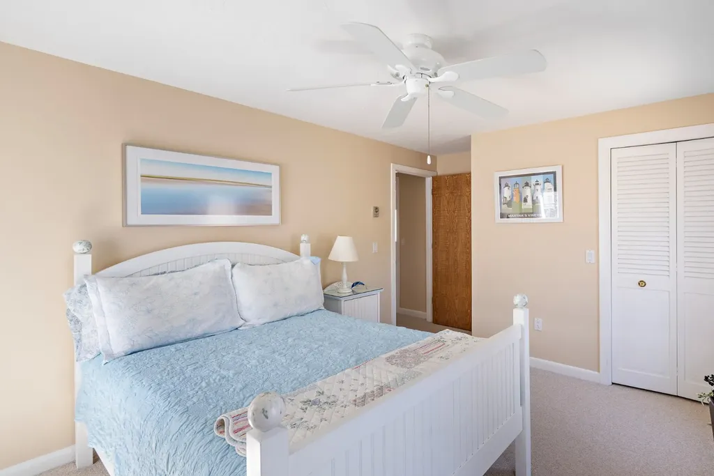 16 Majors Cove Lane Edgartown MA 02539