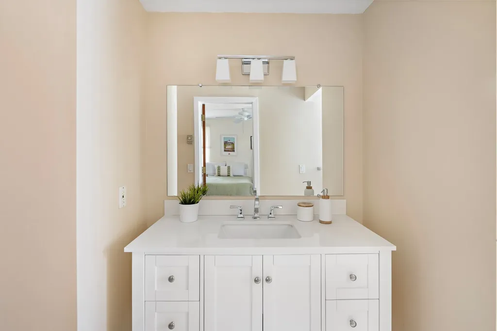 16 Majors Cove Lane Edgartown MA 02539