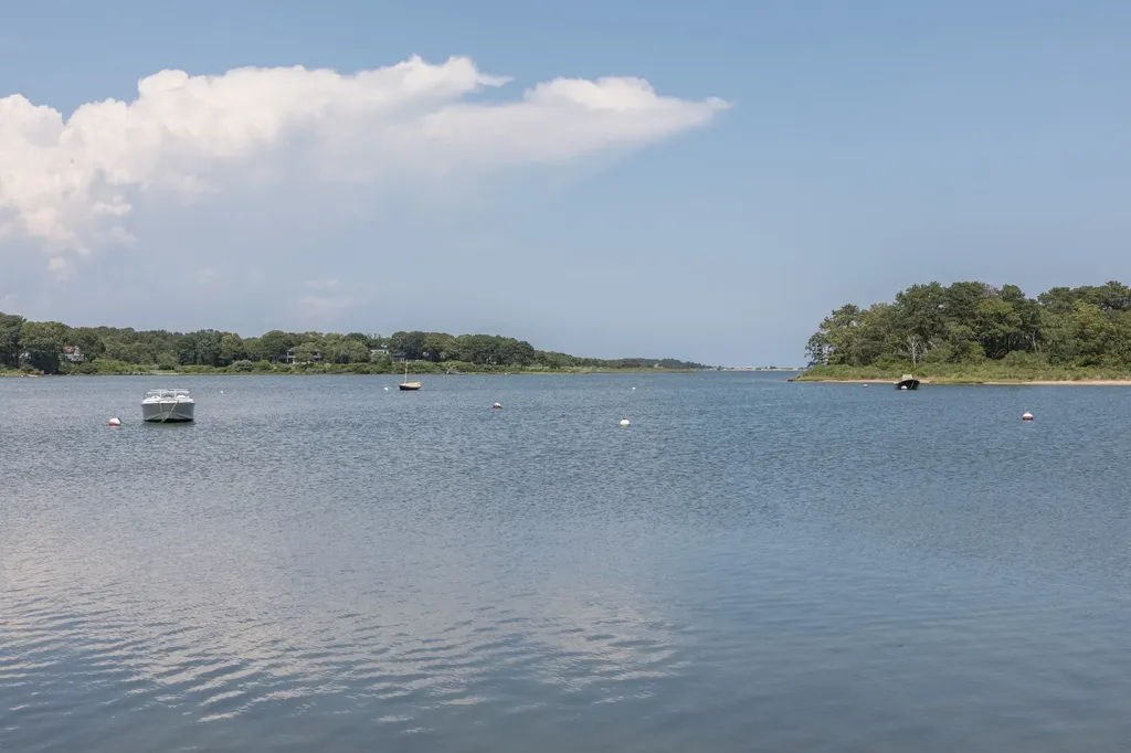 16 Majors Cove Lane Edgartown MA 02539