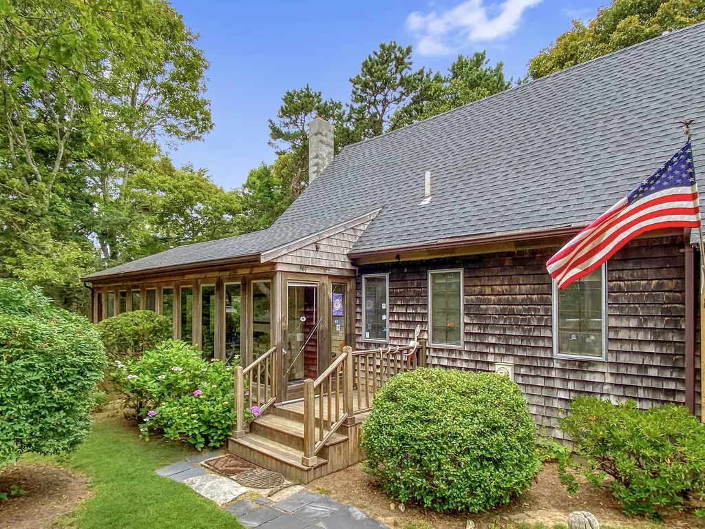 97 Shawanue Avenue Oak Bluffs MA 02557