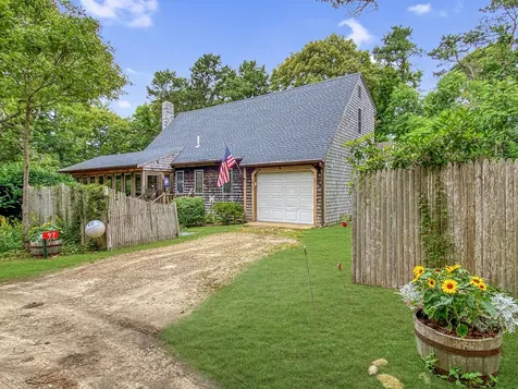 97 Shawanue Avenue Oak Bluffs MA 02557