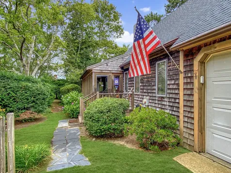 97 Shawanue Avenue Oak Bluffs MA 02557