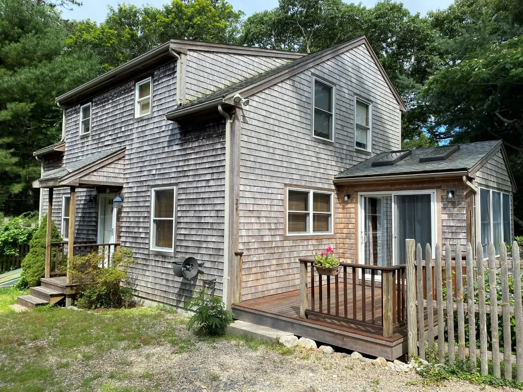 24 Alyssa Lane Vineyard Haven MA 02568