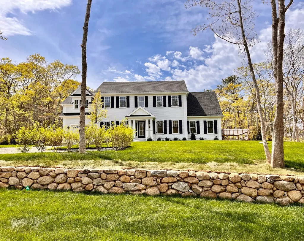 28 Holly Bear Lane Edgartown MA 02539