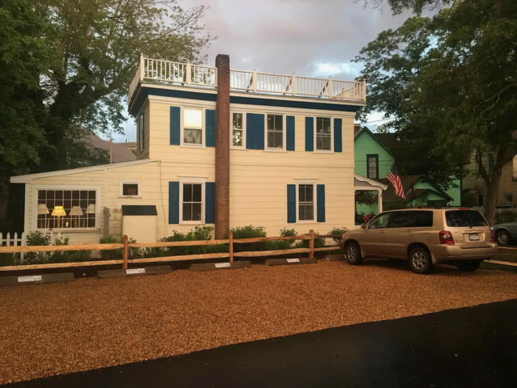 20 Lincoln Avenue Oak Bluffs MA 02557