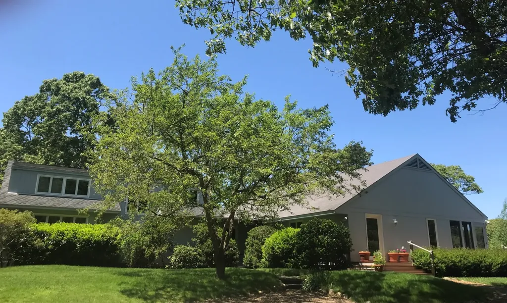 68 Hilltop Road Vineyard Haven MA 02568