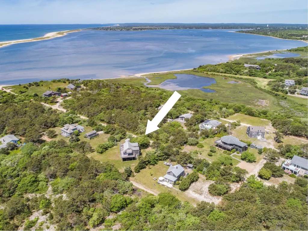 81 Washque Avenue Edgartown MA 02539
