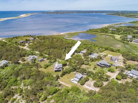81 Washque Avenue Edgartown MA 02539
