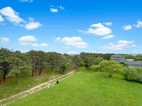 81 Washque Avenue Edgartown MA 02539