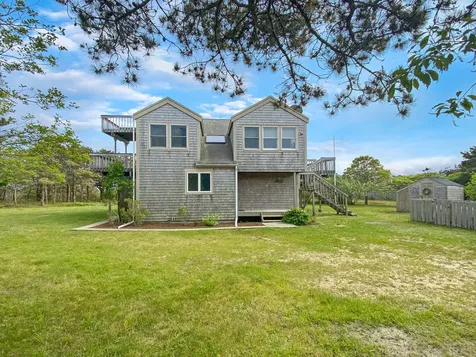 81 Washque Avenue Edgartown MA 02539