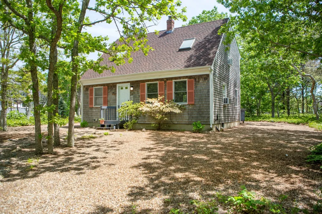 69 Windsor Drive Edgartown MA 02539