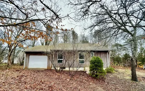 44 Eastville Avenue Oak Bluffs MA 02557