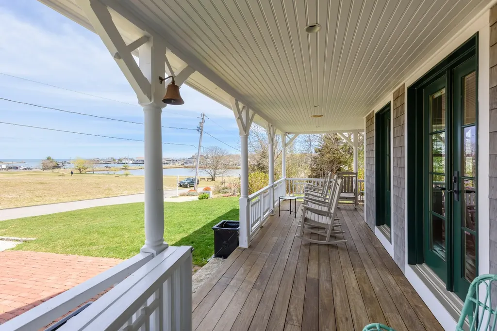 26 Greenleaf Avenue Oak Bluffs MA 02557