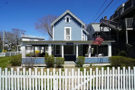 5 Tabernacle Avenue Oak Bluffs MA 02557