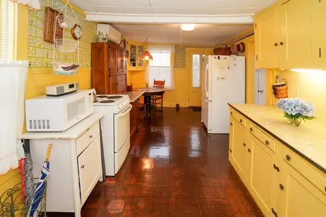 5 Tabernacle Avenue Oak Bluffs MA 02557