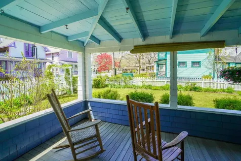5 Tabernacle Avenue Oak Bluffs MA 02557