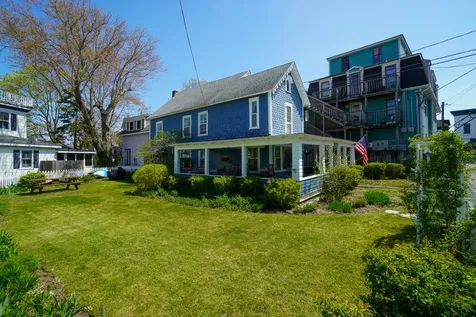 5 Tabernacle Avenue Oak Bluffs MA 02557