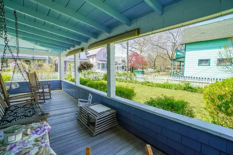 5 Tabernacle Avenue Oak Bluffs MA 02557