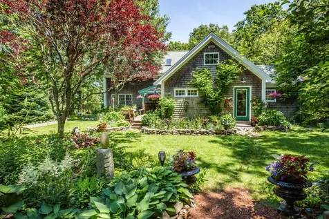 6 Little Pond Road Oak Bluffs MA 02557