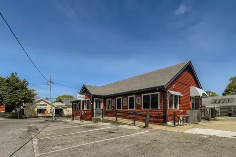 7 Oakland Avenue Oak Bluffs MA 02557