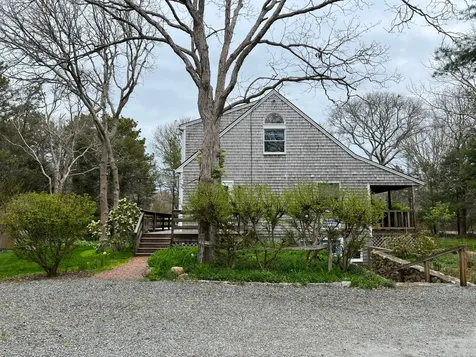 127 Old County Road West Tisbury MA 02575
