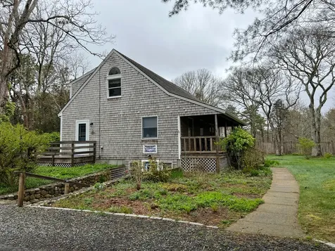 127 Old County Road West Tisbury MA 02575