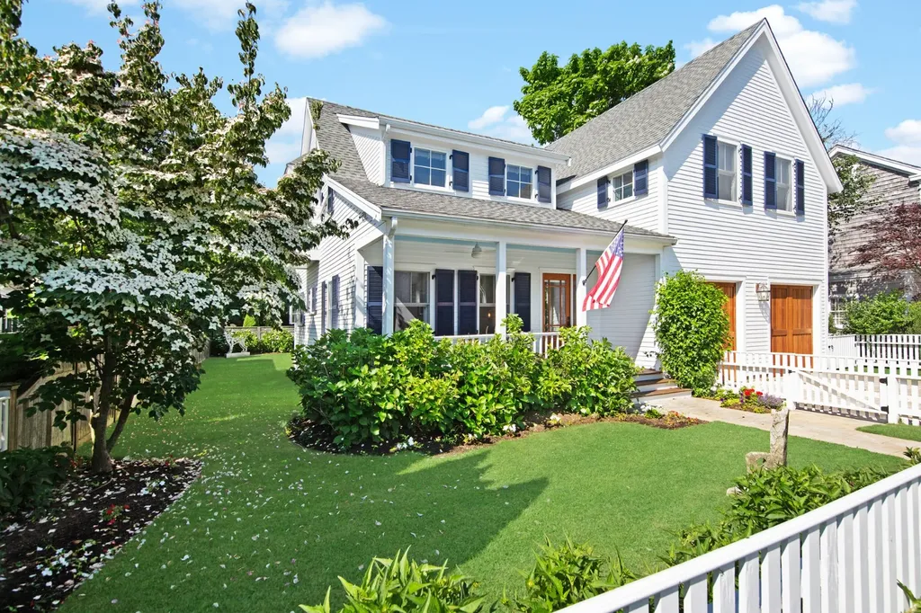 12 Norton Street Edgartown MA 02539