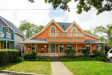 7 Central Avenue Oak Bluffs MA 02557