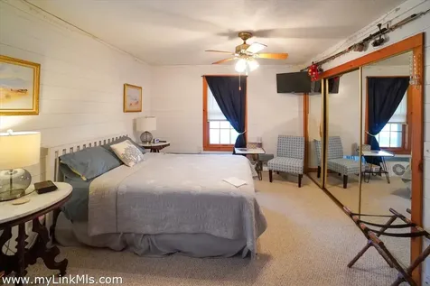 7 Central Avenue Oak Bluffs MA 02557